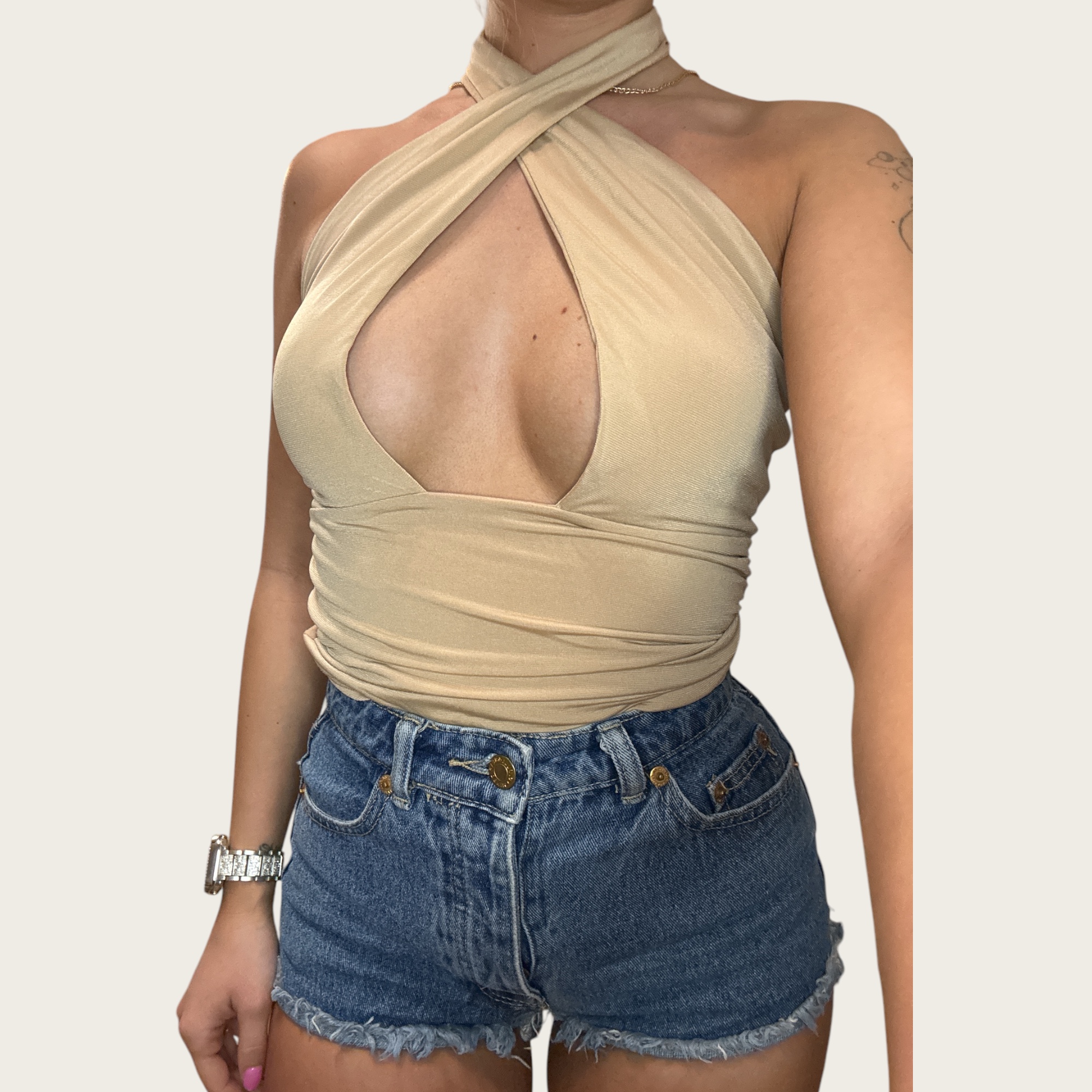 Bézs mély dekoltázsú body